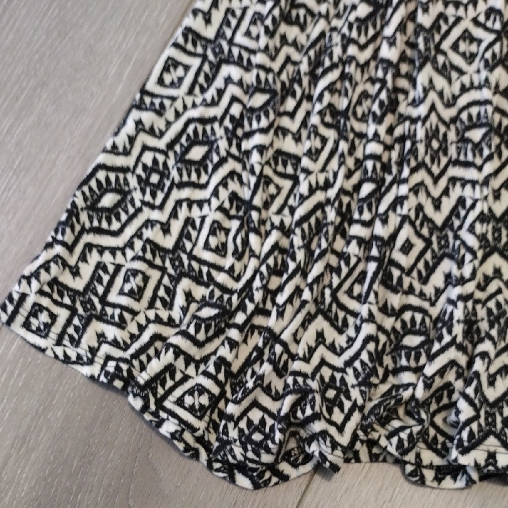 Xhilaration Black and White Geometric Mini Dress - Picture 4 of 10
